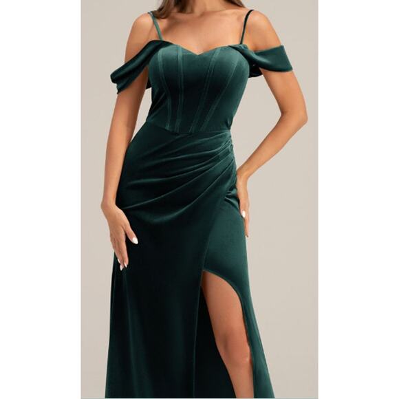 Chic Off-Shoulder Maxi Dress in Deep Green - Picture 1 of 10